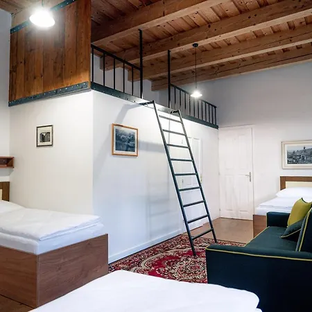 Cosmopolitan* * Banská Štiavnica