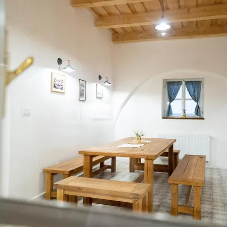 Cosmopolitan* Hostel Banska Stiavnica