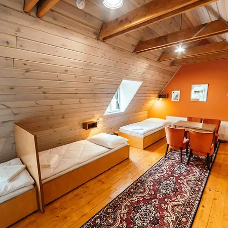 Hostel Cosmopolitan*