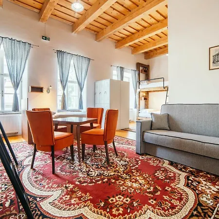 Cosmopolitan* * Banská Štiavnica