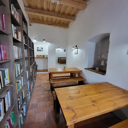 Hostel Cosmopolitan* *