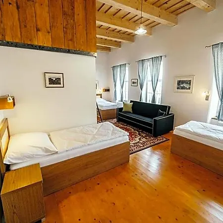 Cosmopolitan* * Banská Štiavnica