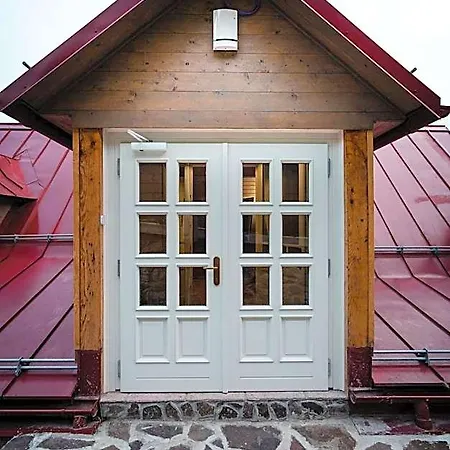 Cosmopolitan*