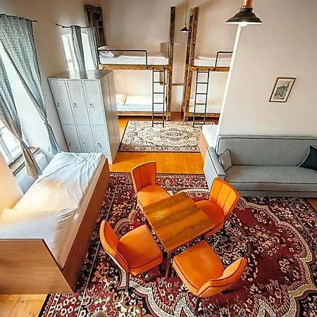 Cosmopolitan* Banská Štiavnica