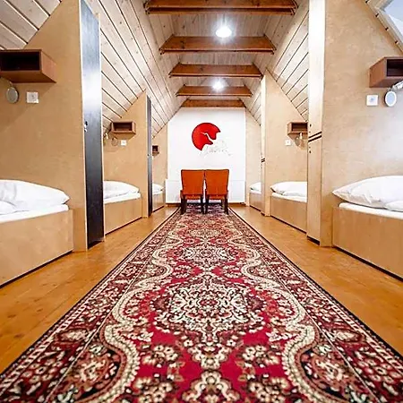 Cosmopolitan* Auberge de jeunesse Banská Štiavnica