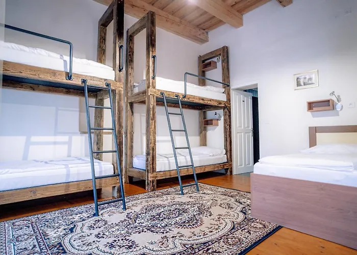 Cosmopolitan* Albergue Banská Štiavnica