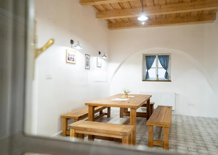 Cosmopolitan* Albergue Banská Štiavnica