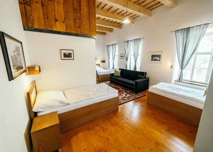 Cosmopolitan* * Banská Štiavnica