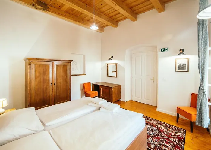 Cosmopolitan* Albergue Banská Štiavnica