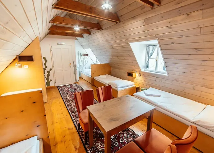 Albergue Cosmopolitan* *